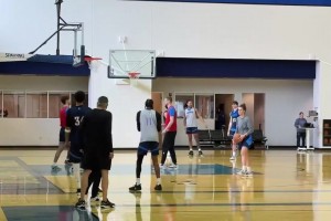 关键角色！肯威与以赛亚乔比赛三分！